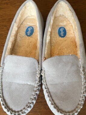 Floopi Memory Foam Faux Suede Moccasin Slippers Gray Women's Size 10/11